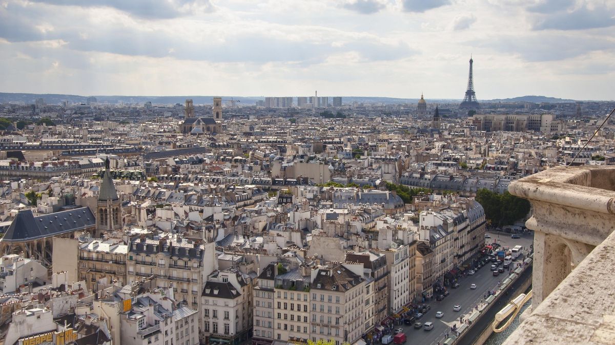 Paříž je nejlepším městem letošního roku. Praha je na 21. příčce